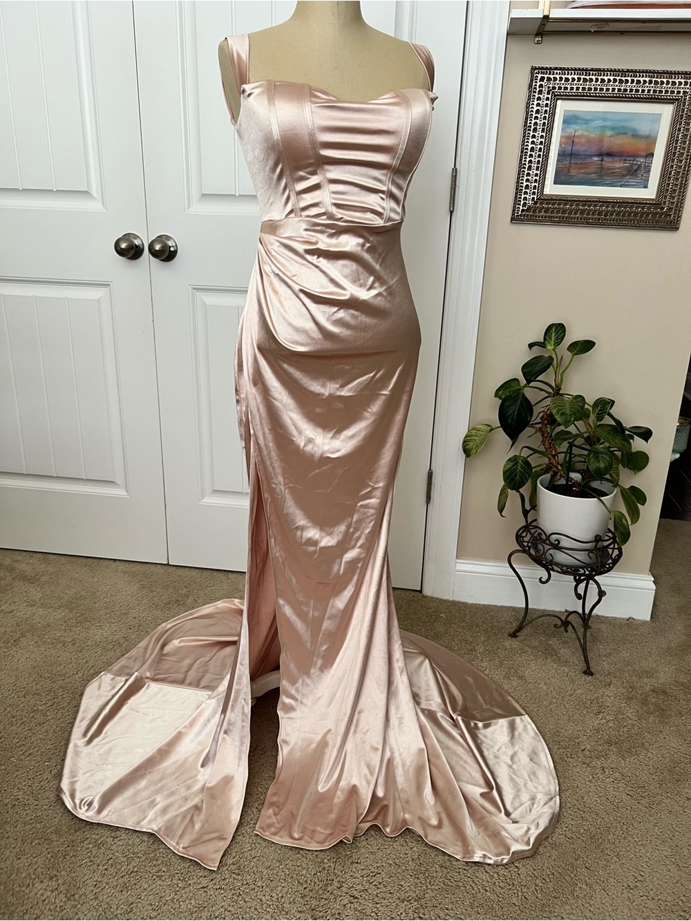 Love & Lemonade Side Split Champagne Blush Satin Mermaid Evening Gown Size Med